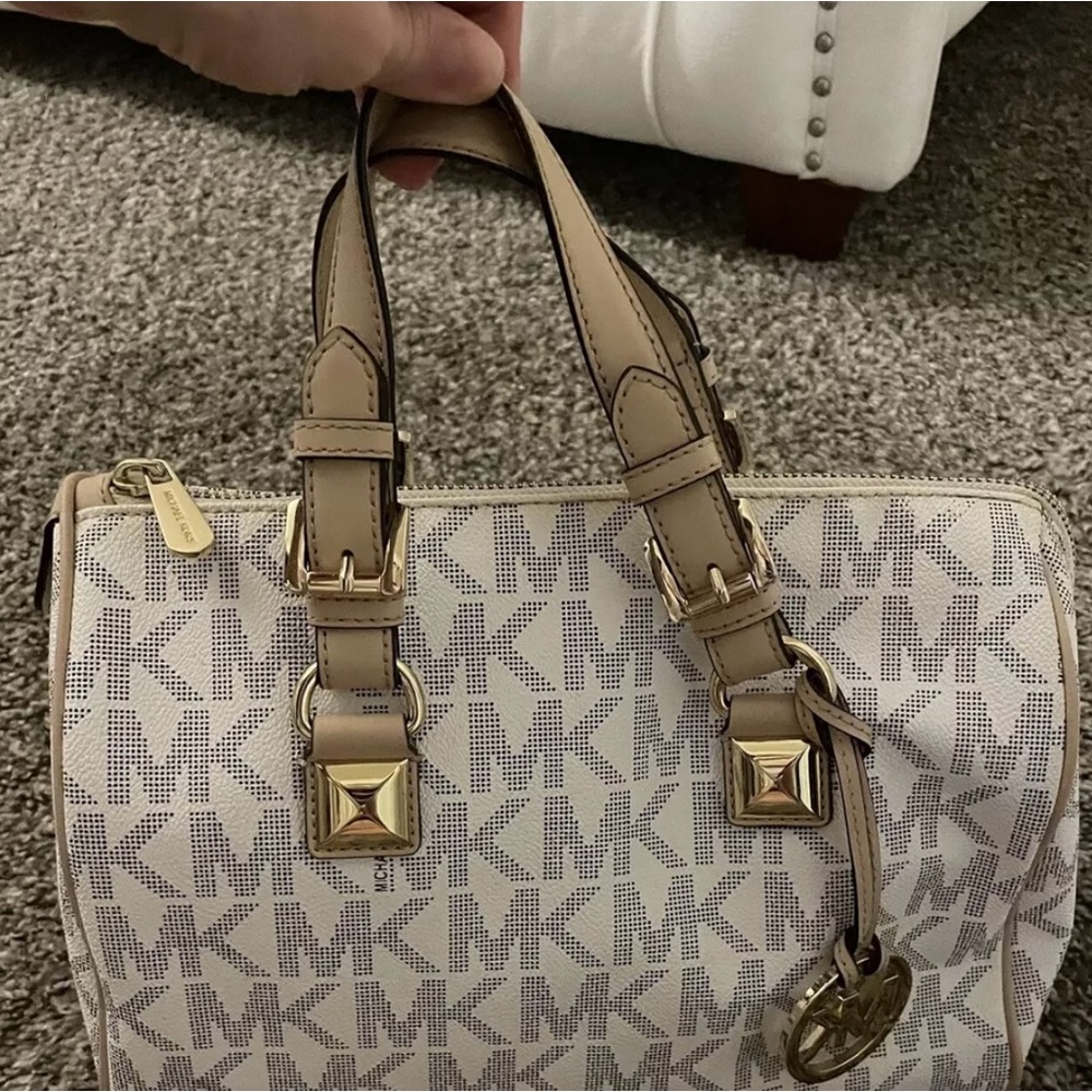 GENTLY USED MICHAEL KORS SIGNATURE GRAYSON SATCHEL HANDBAG